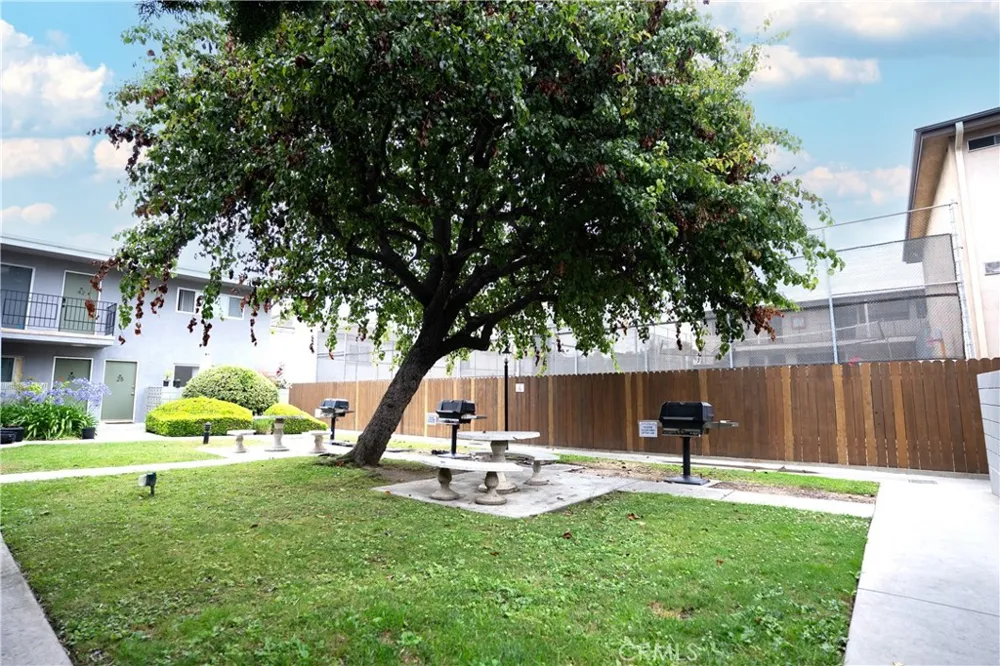 2502 Manhattan Beach #1 Gardena, CA 90249