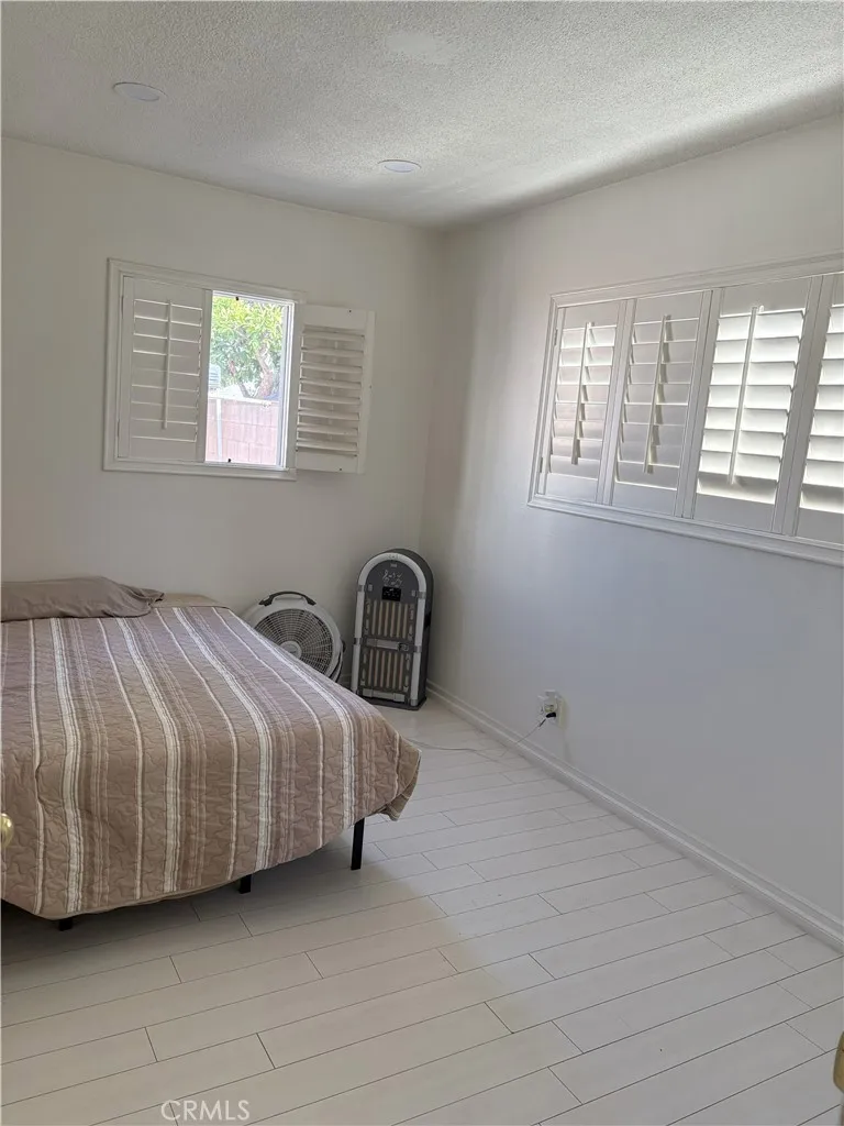 2206 Cowlin Avenue Commerce, CA 90040