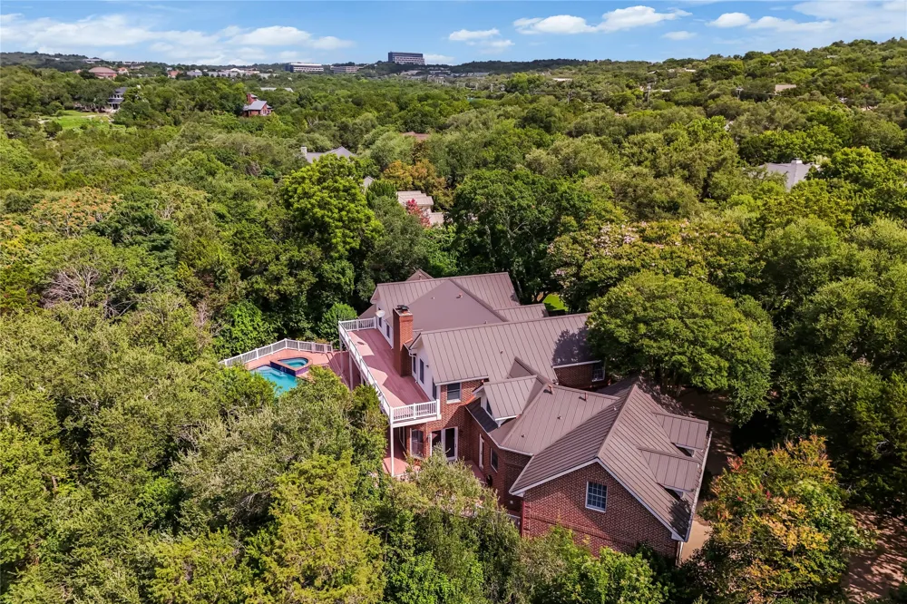 109 Wood Trail West Lake Hills, TX 78746