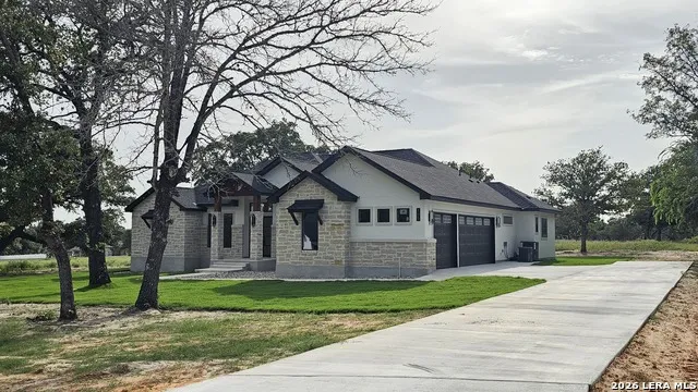 105 PIONEER TRL Adkins, TX 78101