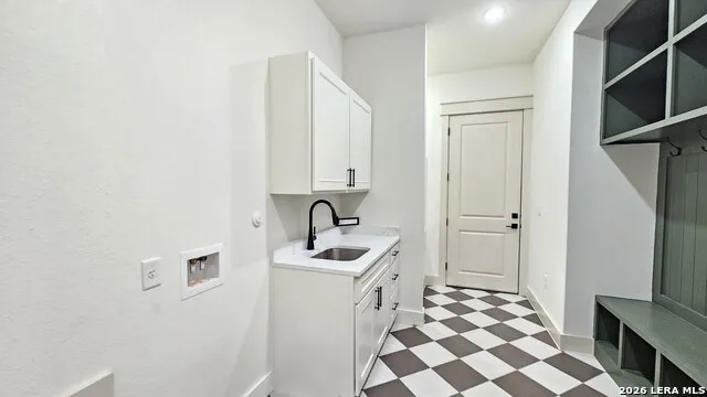 105 PIONEER TRL Adkins, TX 78101