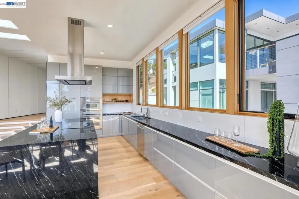 1026 Grizzly Peak Blvd Berkeley, CA 94708