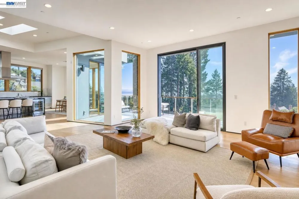 1026 Grizzly Peak Blvd Berkeley, CA 94708