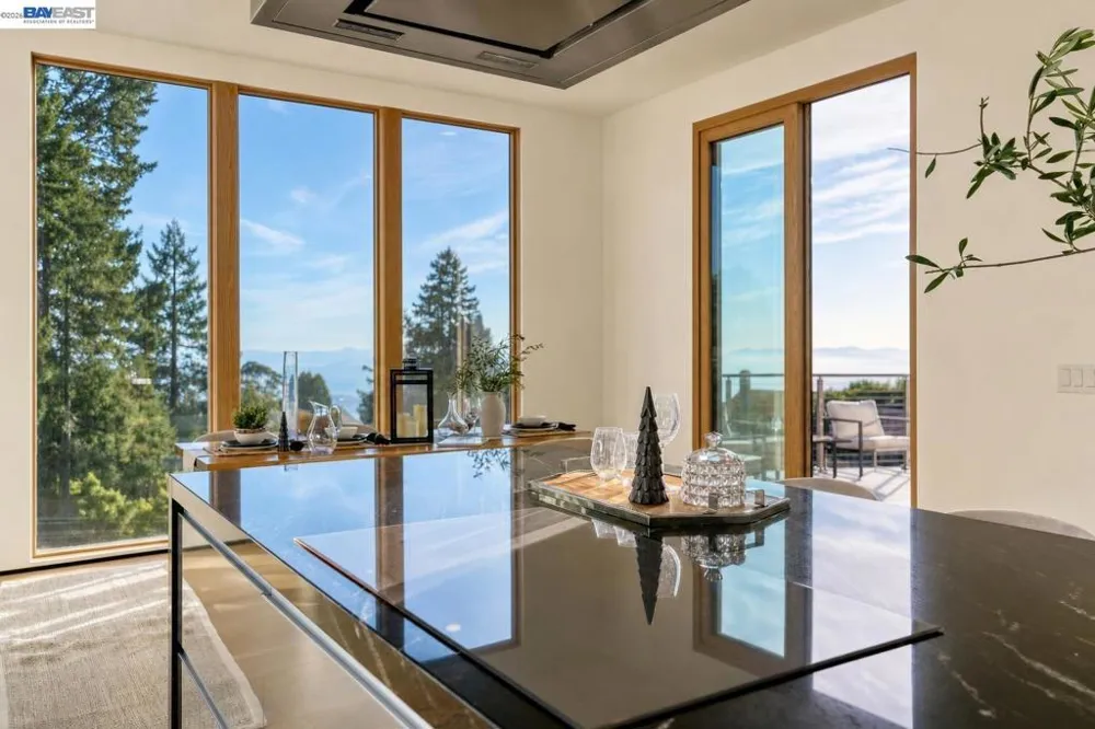 1026 Grizzly Peak Blvd Berkeley, CA 94708