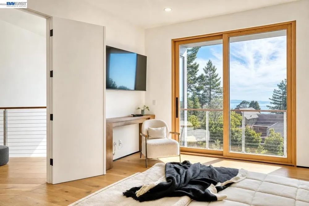 1026 Grizzly Peak Blvd Berkeley, CA 94708