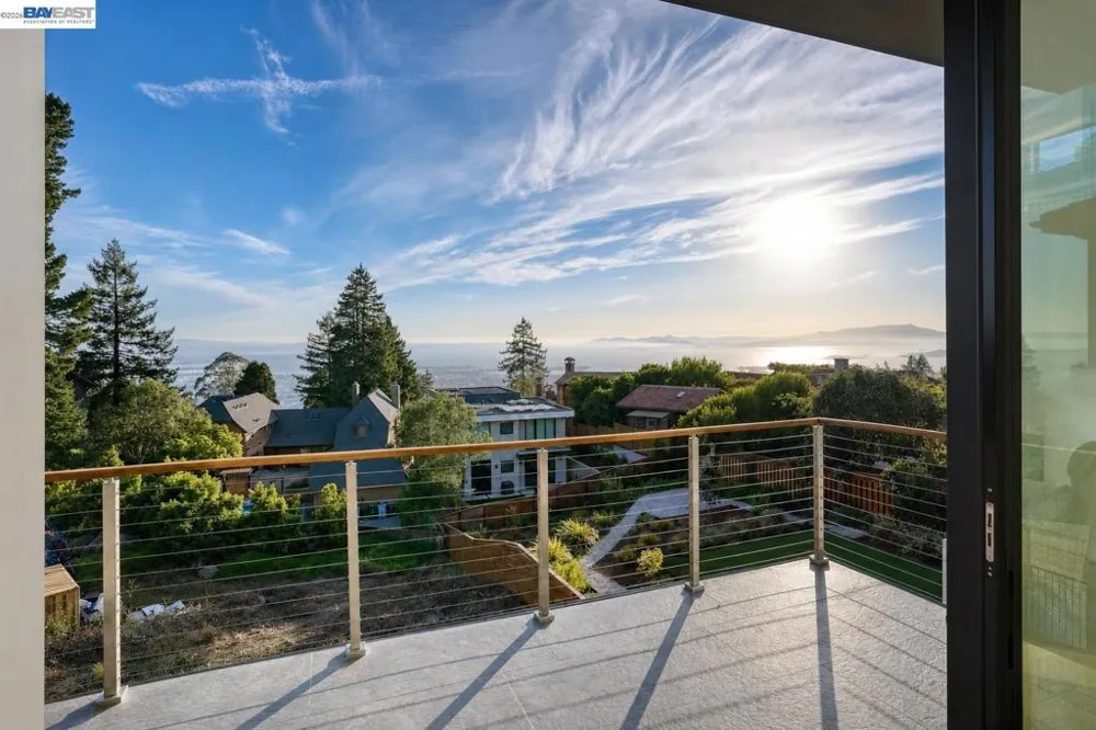 1026 Grizzly Peak Blvd Berkeley, CA 94708
