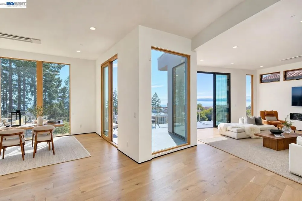 1026 Grizzly Peak Blvd Berkeley, CA 94708
