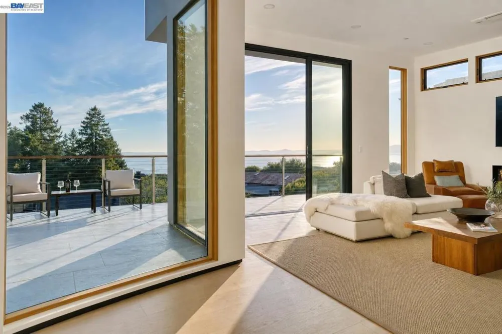 1026 Grizzly Peak Blvd Berkeley, CA 94708