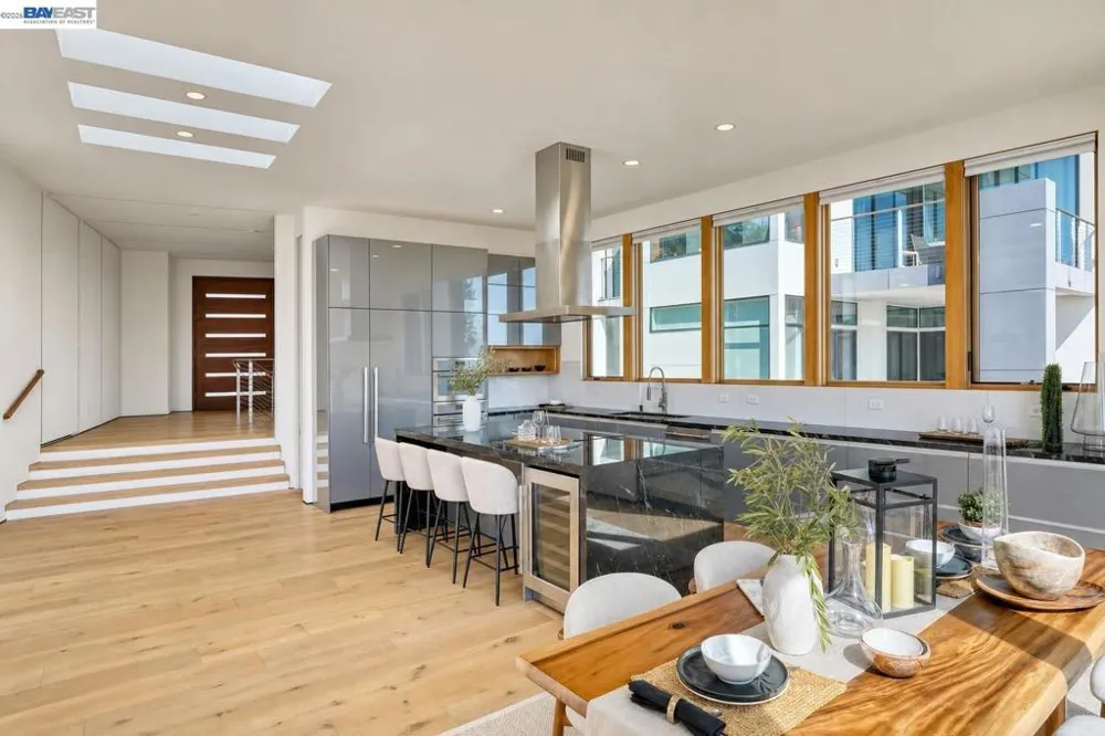 1026 Grizzly Peak Blvd Berkeley, CA 94708