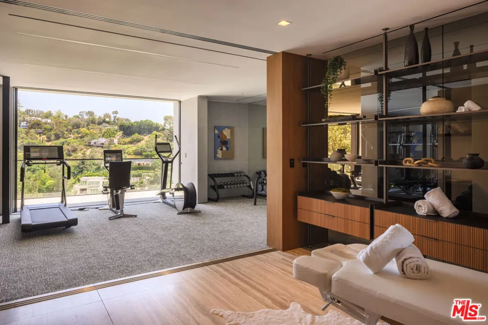 11005 Bellagio Place Los Angeles, CA 90077