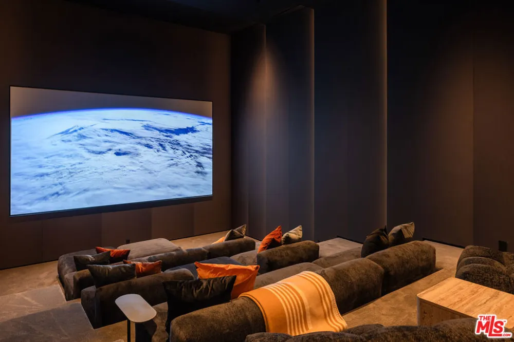 11005 Bellagio Place Los Angeles, CA 90077