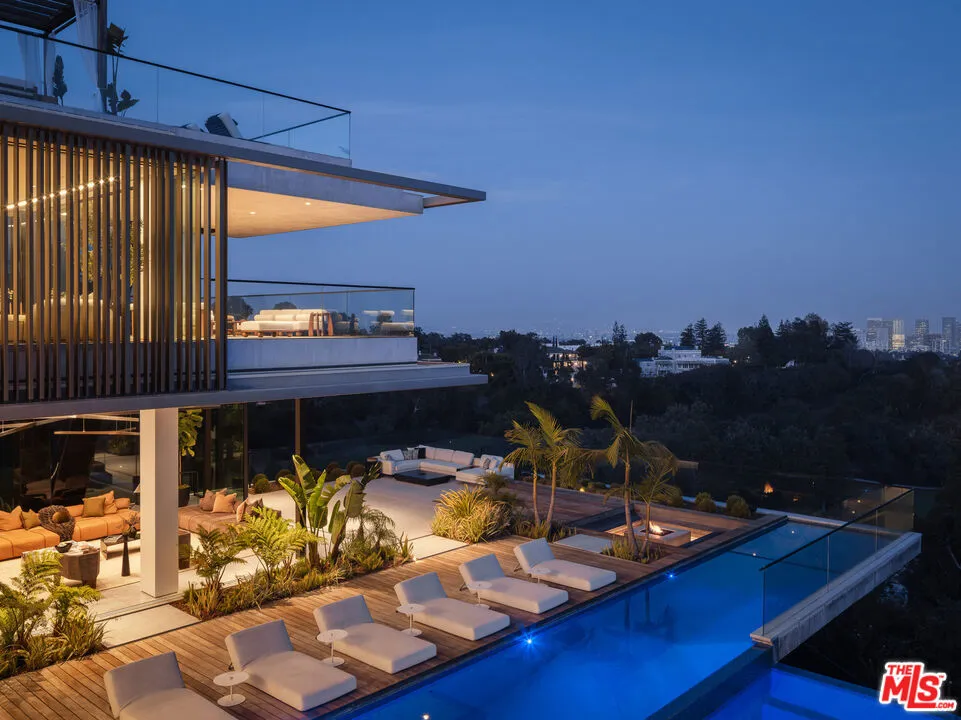 11005 Bellagio Place Los Angeles, CA 90077