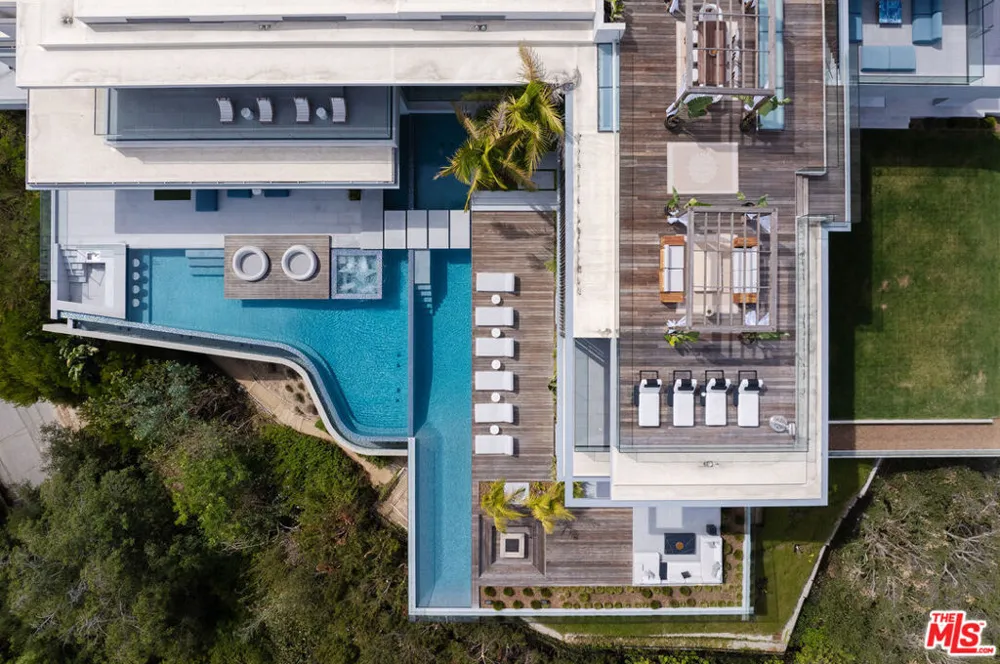 11005 Bellagio Place Los Angeles, CA 90077