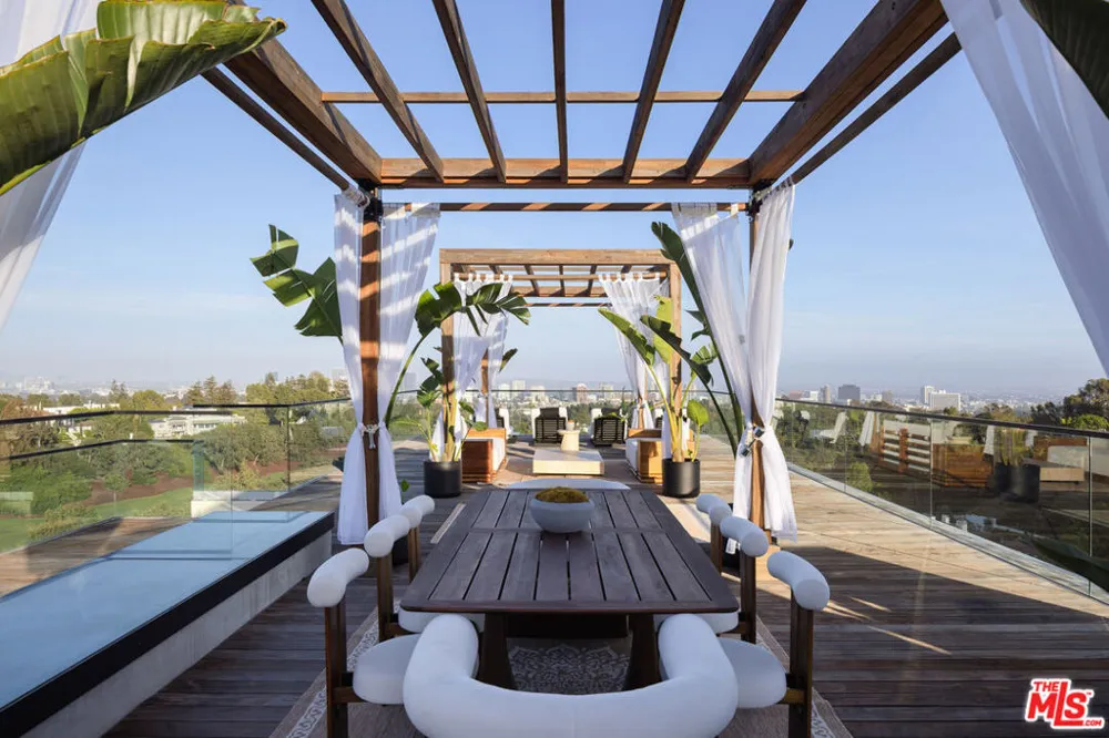 11005 Bellagio Place Los Angeles, CA 90077