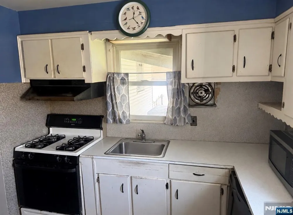 181 6th Street Saddle Brook, NJ 07663