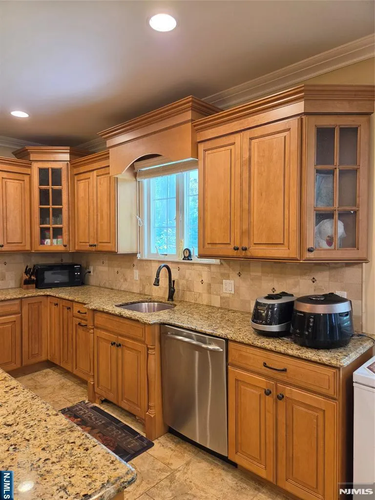 60 1st Harrington Park, NJ 07640