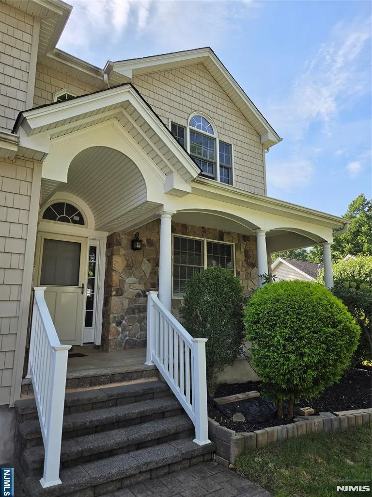60 1st Harrington Park, NJ 07640