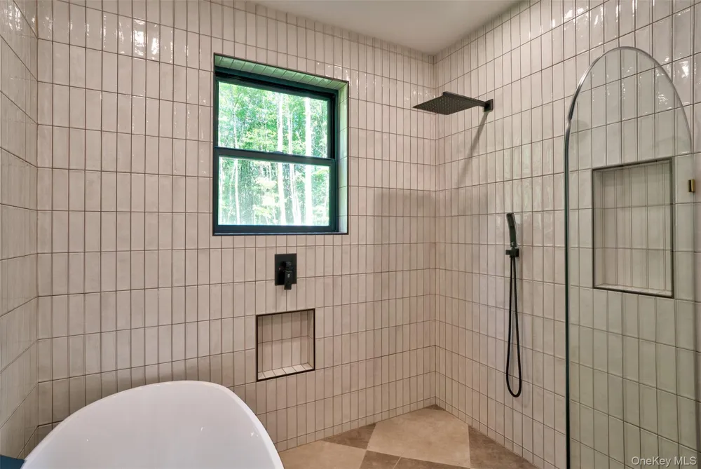 184 Mahls Pond Road Narrowsburg, NY 12764