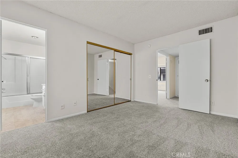 6249 Randi Avenue Woodland Hills, CA 91367