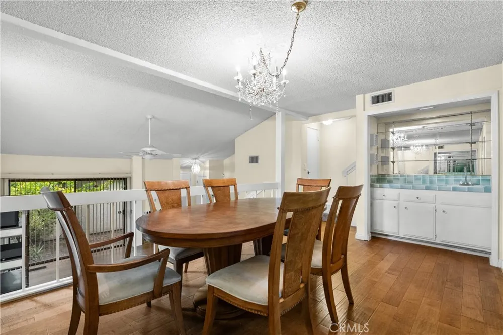 6249 Randi Avenue Woodland Hills, CA 91367