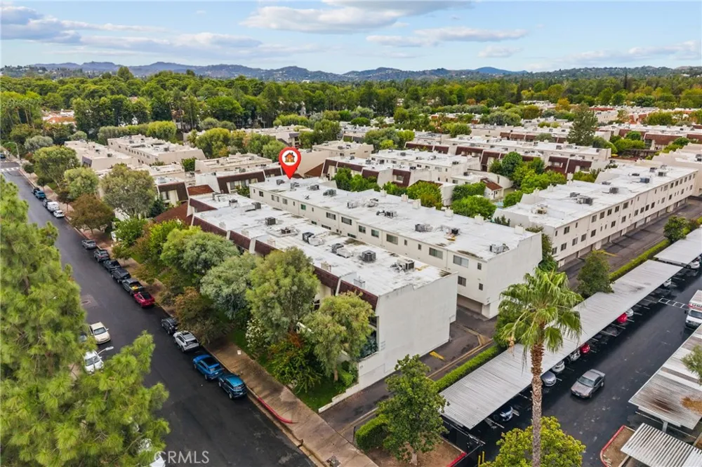 6249 Randi Avenue Woodland Hills, CA 91367