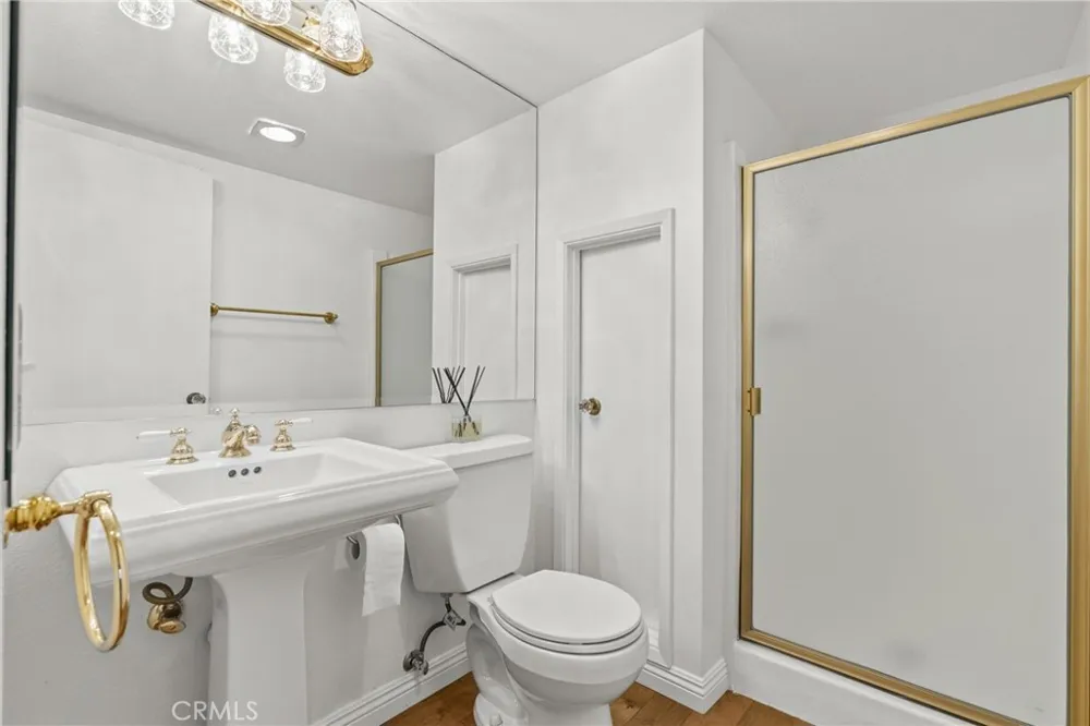 6249 Randi Avenue Woodland Hills, CA 91367