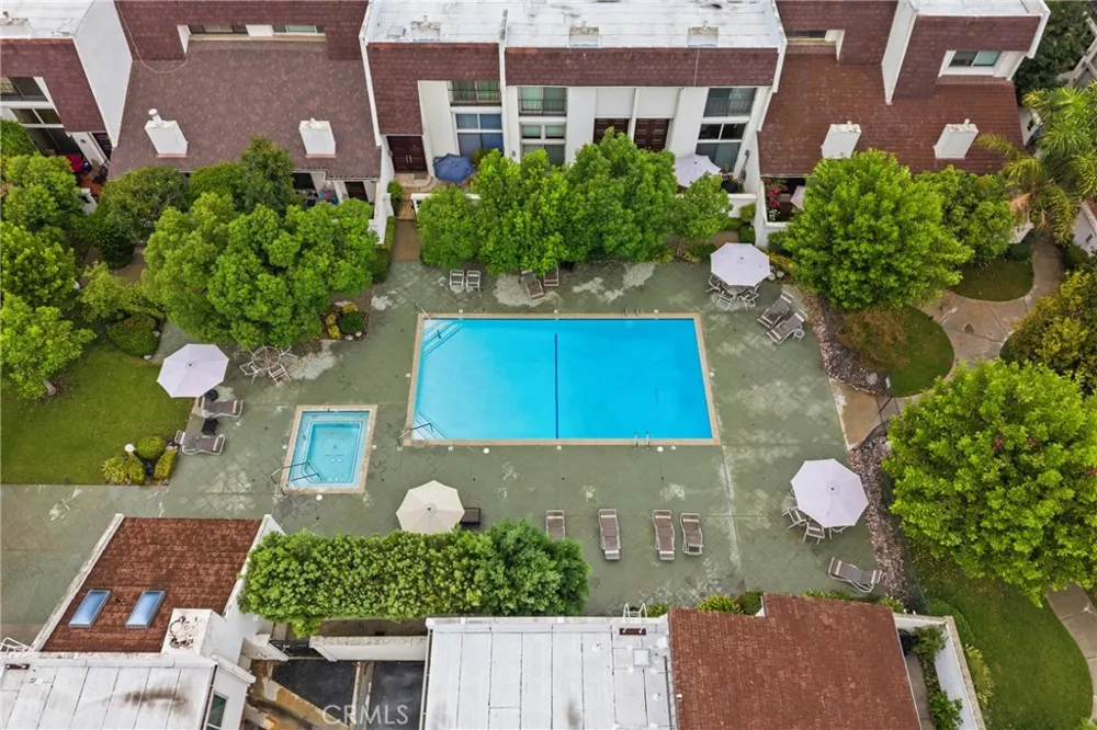 6249 Randi Avenue Woodland Hills, CA 91367