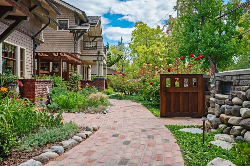 1301 Bryant Street Palo Alto, CA 94301