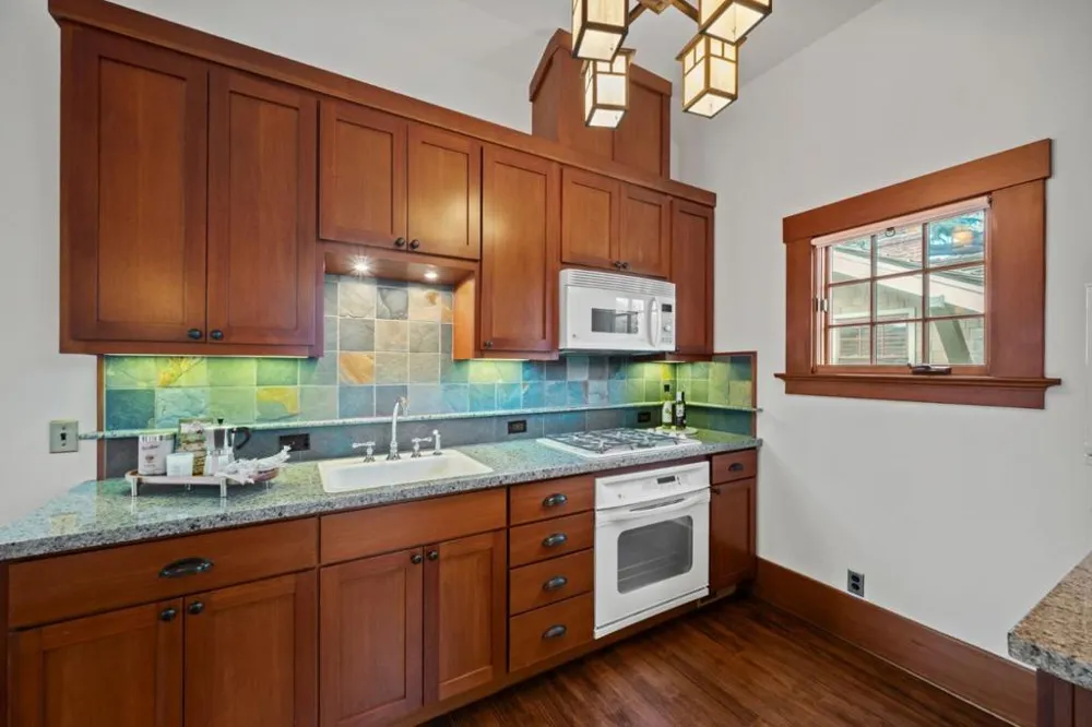 1301 Bryant Street Palo Alto, CA 94301