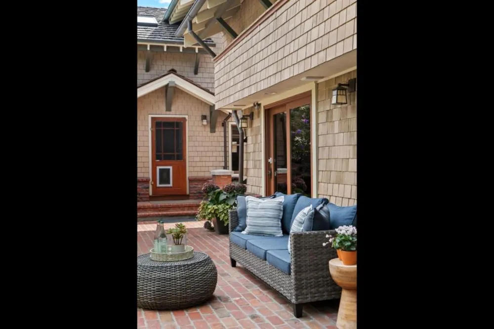 1301 Bryant Street Palo Alto, CA 94301