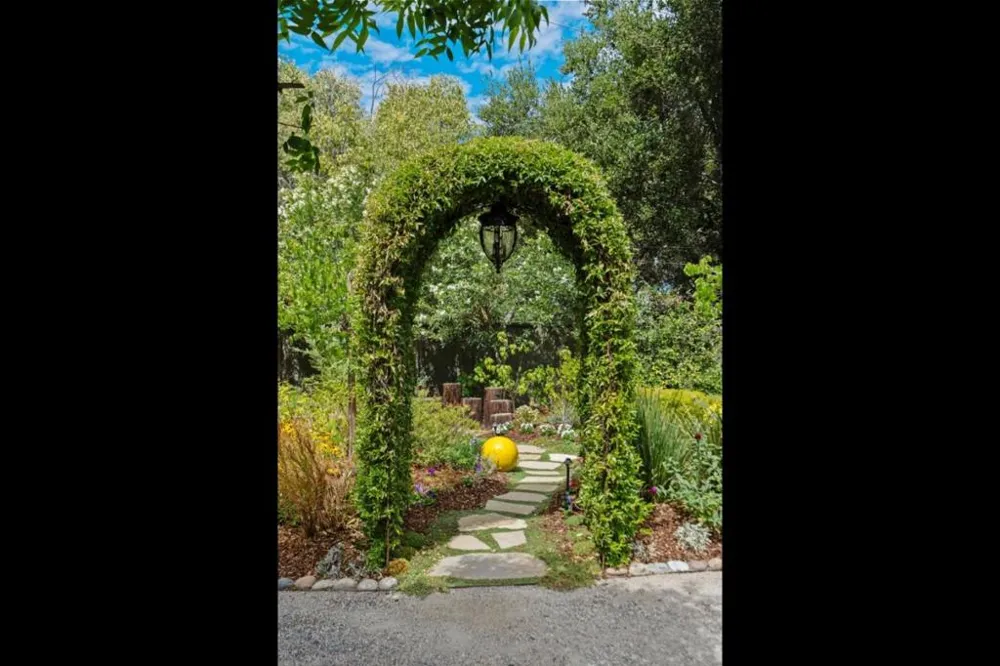 1301 Bryant Street Palo Alto, CA 94301