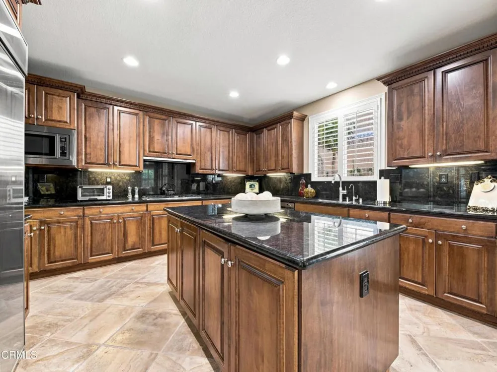 27041 Timberline Terrace Valencia, CA 91381