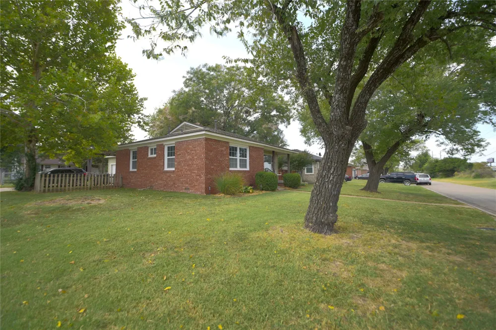 10 S 106th EastPlace Tulsa, OK 74128