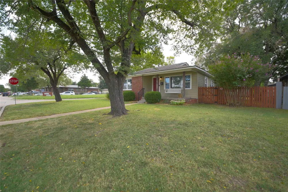10 S 106th EastPlace Tulsa, OK 74128