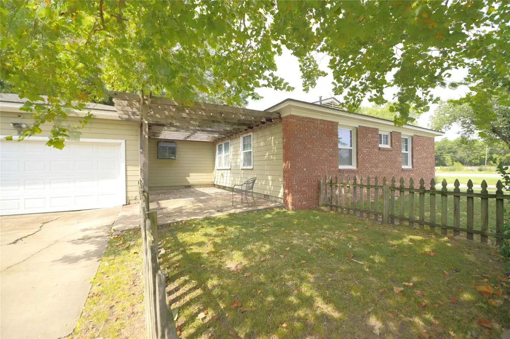 10 S 106th EastPlace Tulsa, OK 74128
