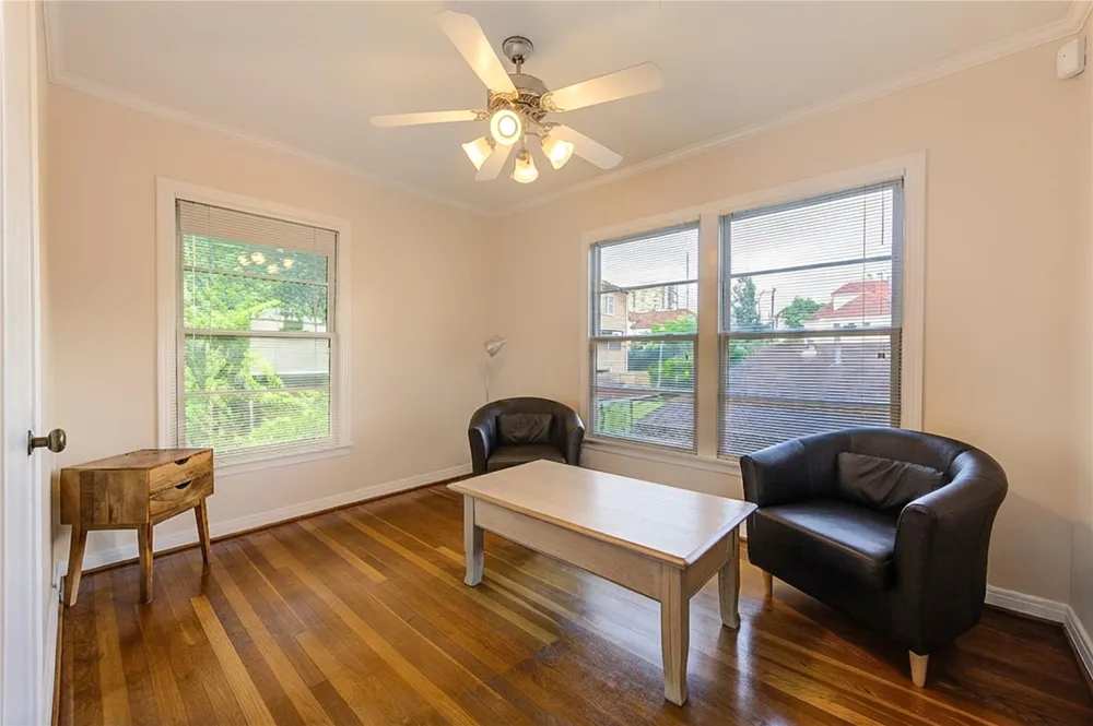 1932 W Bell Street Houston, TX 77019