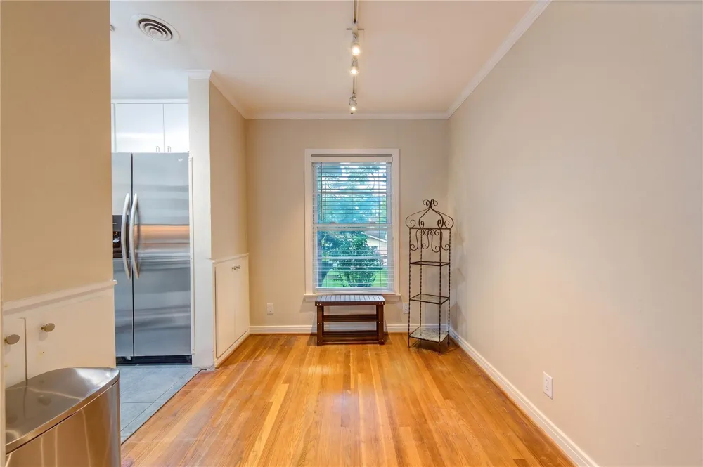 1932 W Bell Street Houston, TX 77019