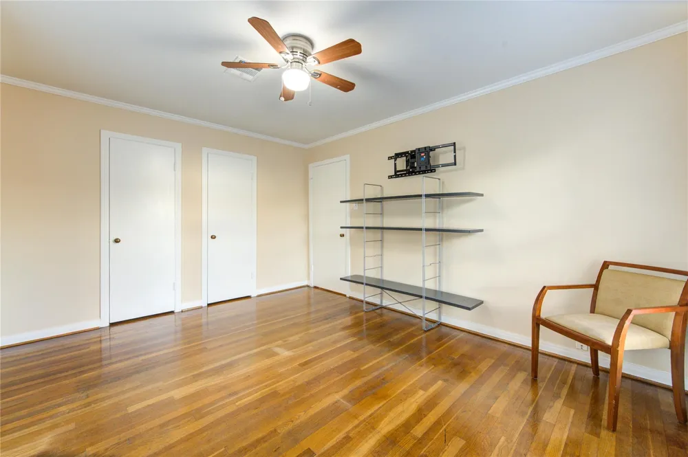 1932 W Bell Street Houston, TX 77019