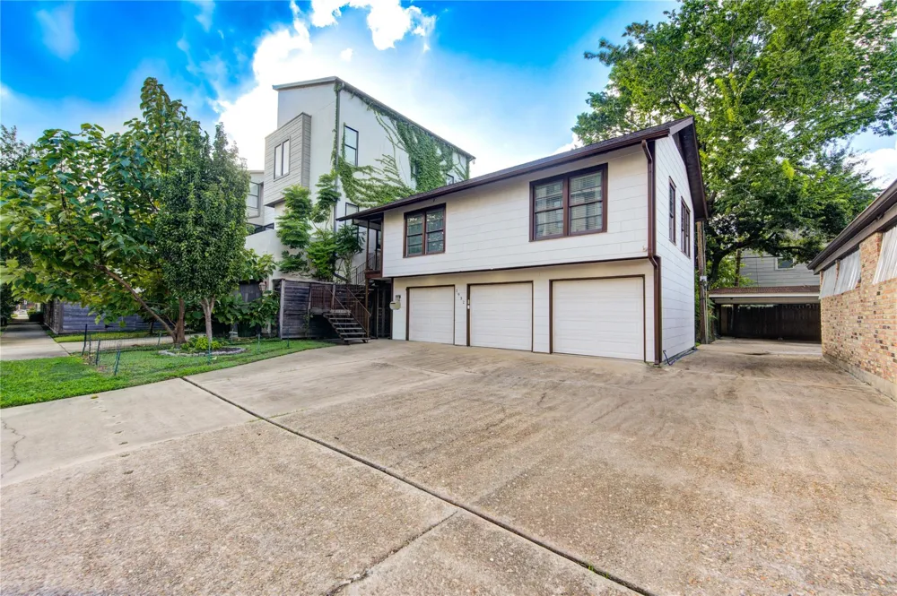 1932 W Bell Street Houston, TX 77019