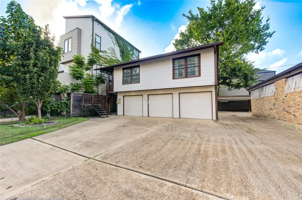 1932 W Bell Street Houston, TX 77019