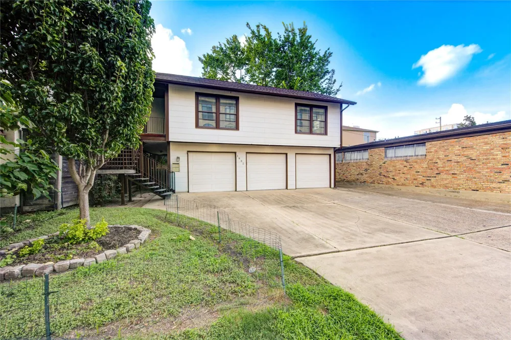 1932 W Bell Street Houston, TX 77019