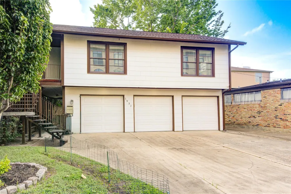 1932 W Bell Street Houston, TX 77019