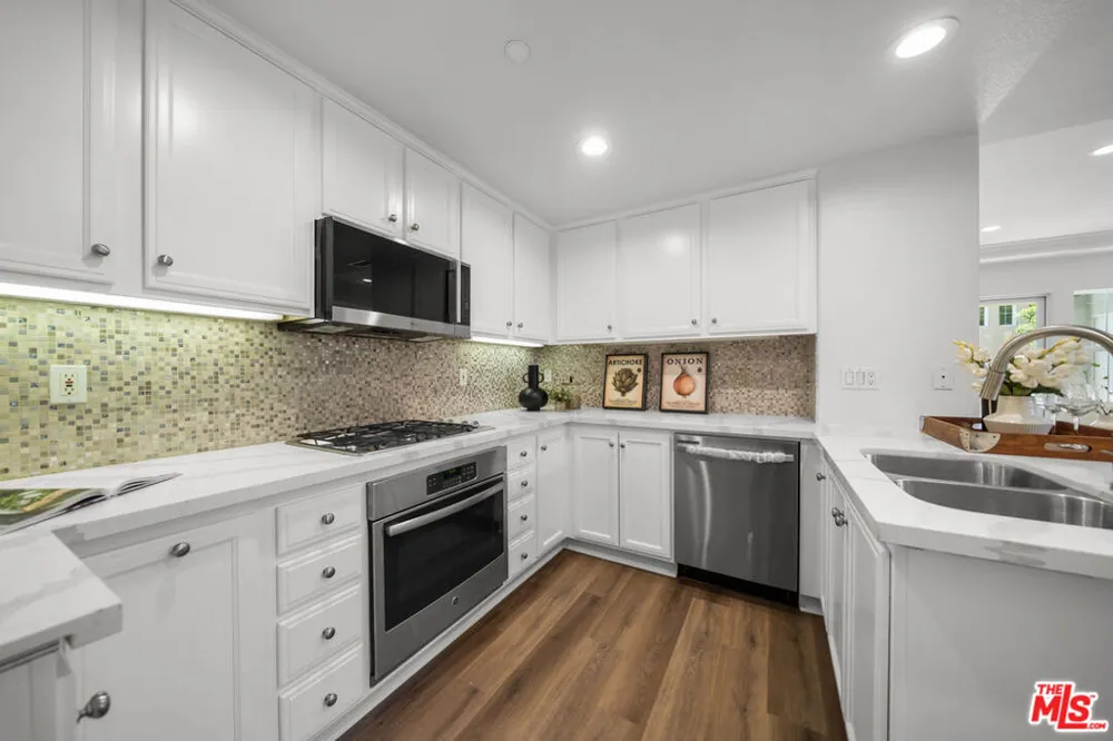 270 Lockford Irvine, CA 92602