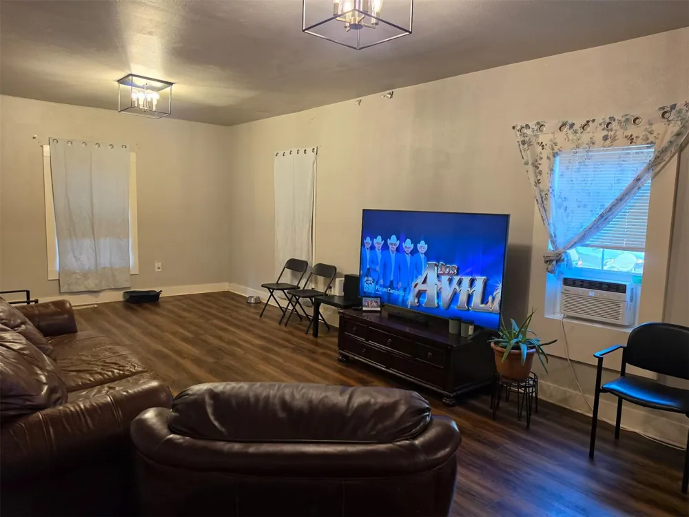821 W Oak Street Collinsville, OK 74021
