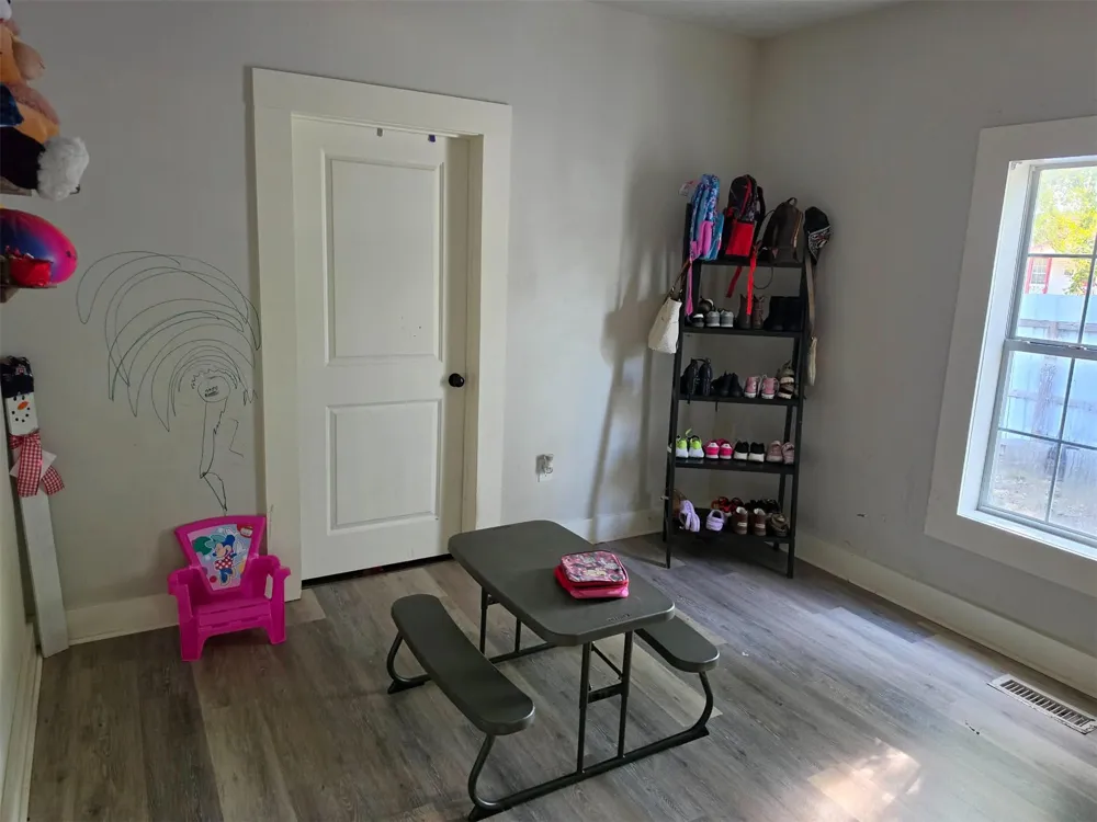 821 W Oak Street Collinsville, OK 74021
