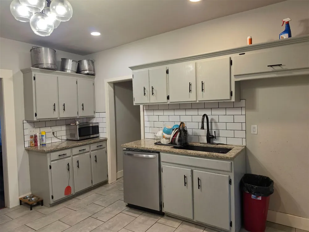 821 W Oak Street Collinsville, OK 74021