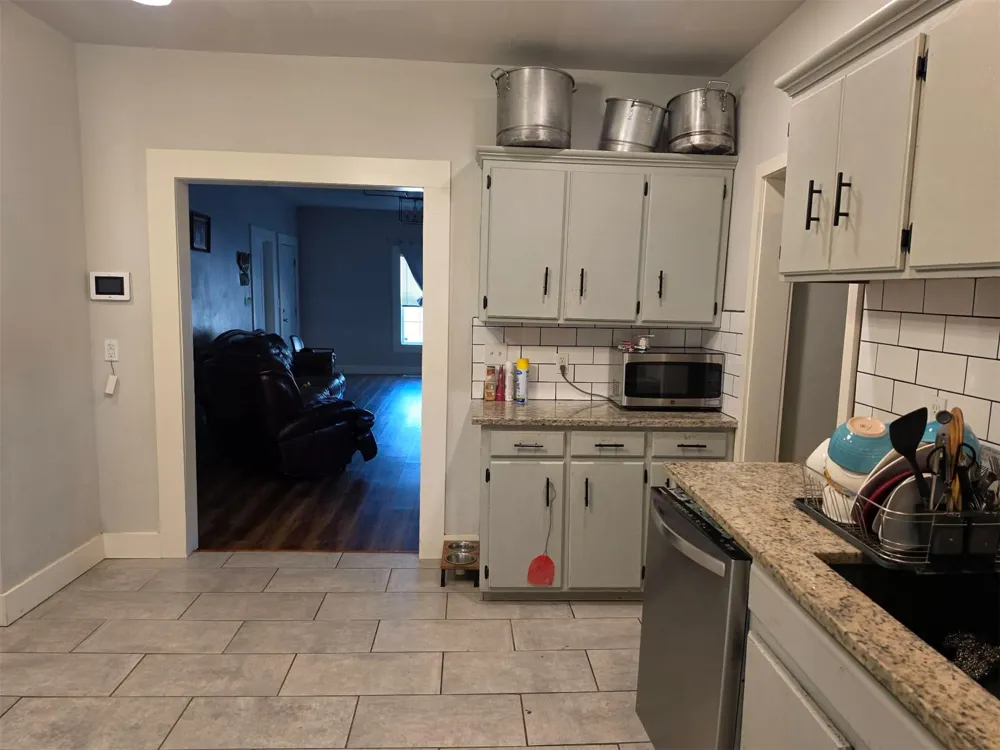 821 W Oak Street Collinsville, OK 74021