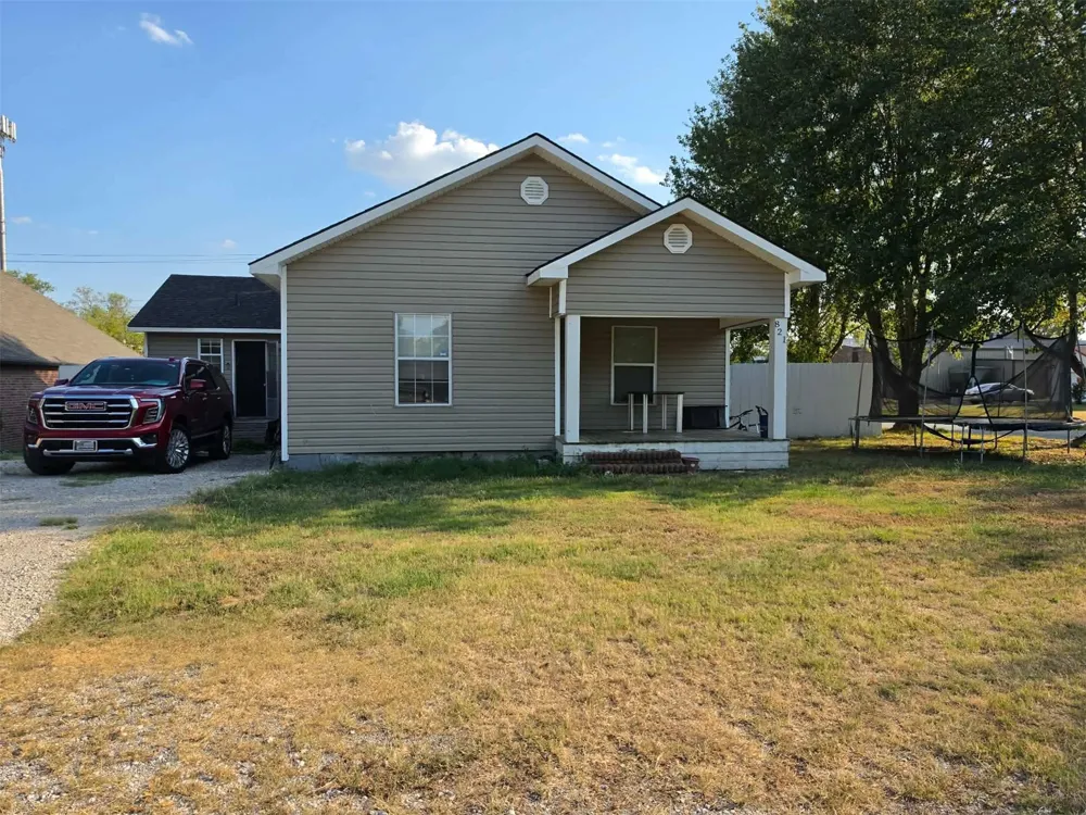 821 W Oak Street Collinsville, OK 74021
