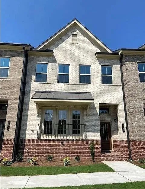 369 Commons Avenue