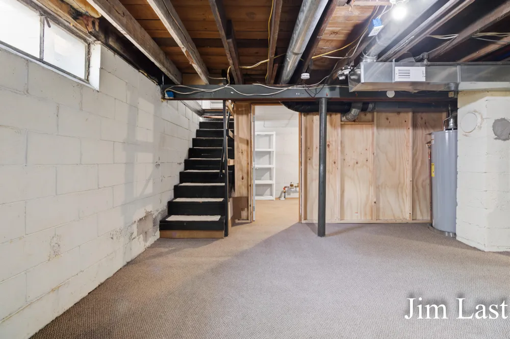 933 Barbara Street NW Grand Rapids, MI 49544
